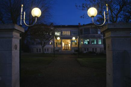 Entrée principale du Lycée St-Joseph l'Amandier