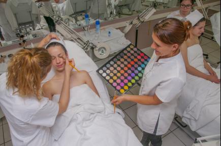 Séance maquillage