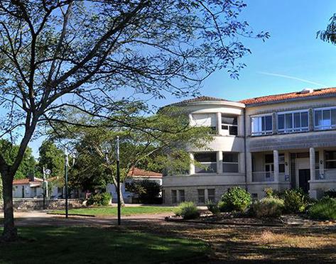 Lycée St-Joseph l'Amandier à Saint Yrieix en Charente